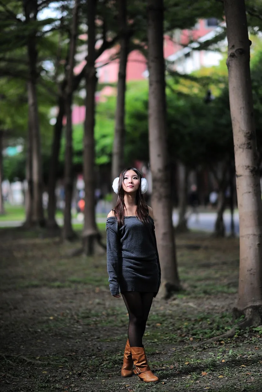 Buổi chụp ảnh vẻ đẹp ngoài trời - Vớ đen đời thực và một cô gái ngây thơ giống búp bê Barbie. - 45