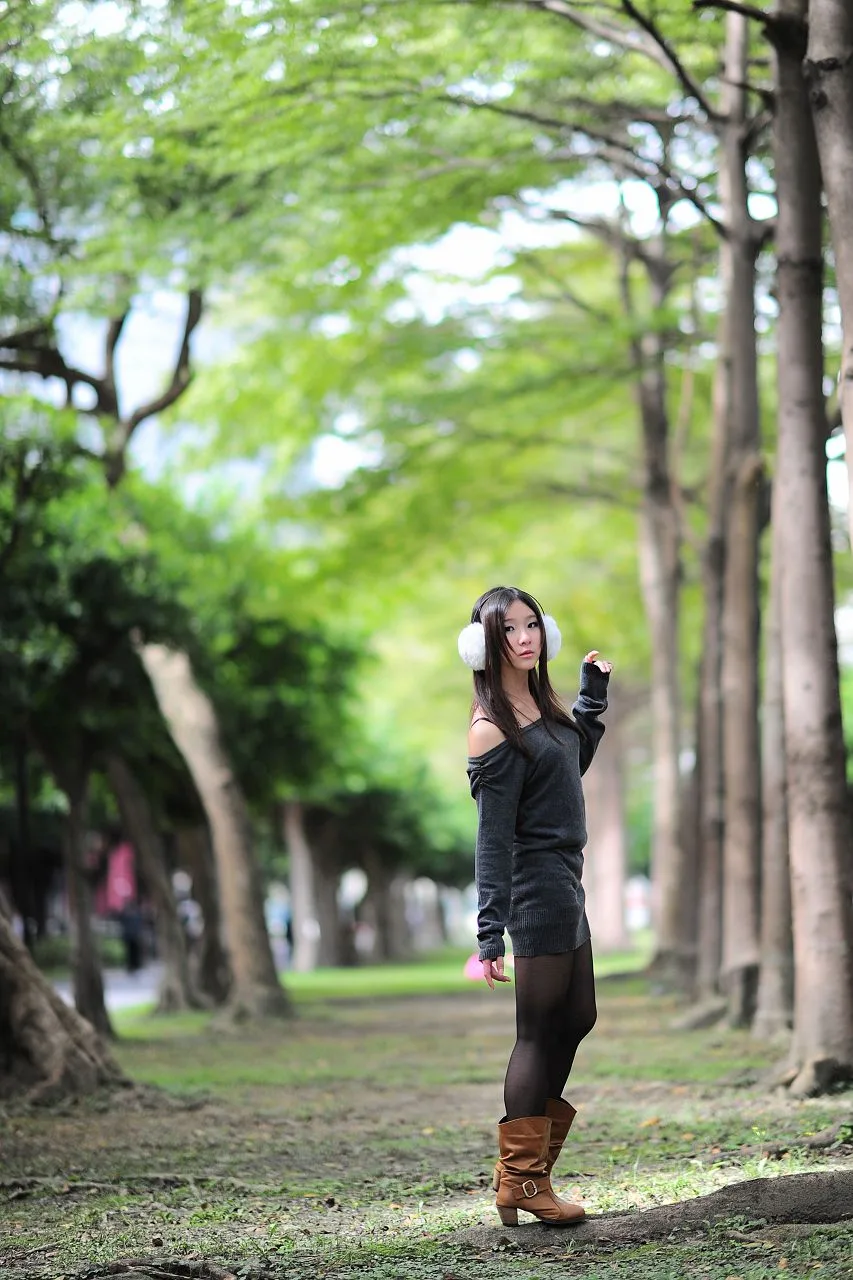 Buổi chụp ảnh vẻ đẹp ngoài trời - Vớ đen đời thực và một cô gái ngây thơ giống búp bê Barbie. - 41
